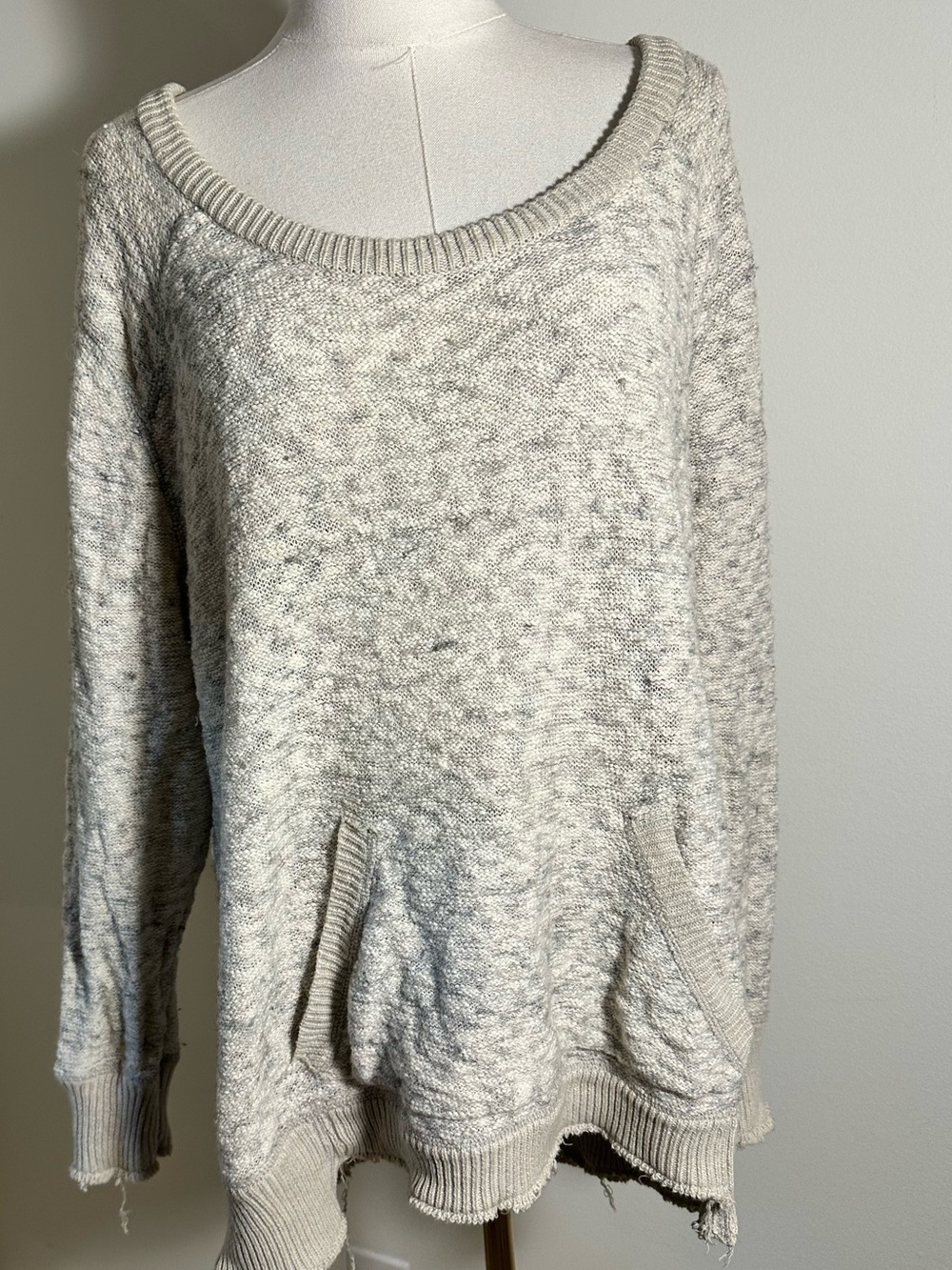 Free People Oversized Slouchy Scoop Back Distressed Knit Sweater XS - Picture 7 of 10